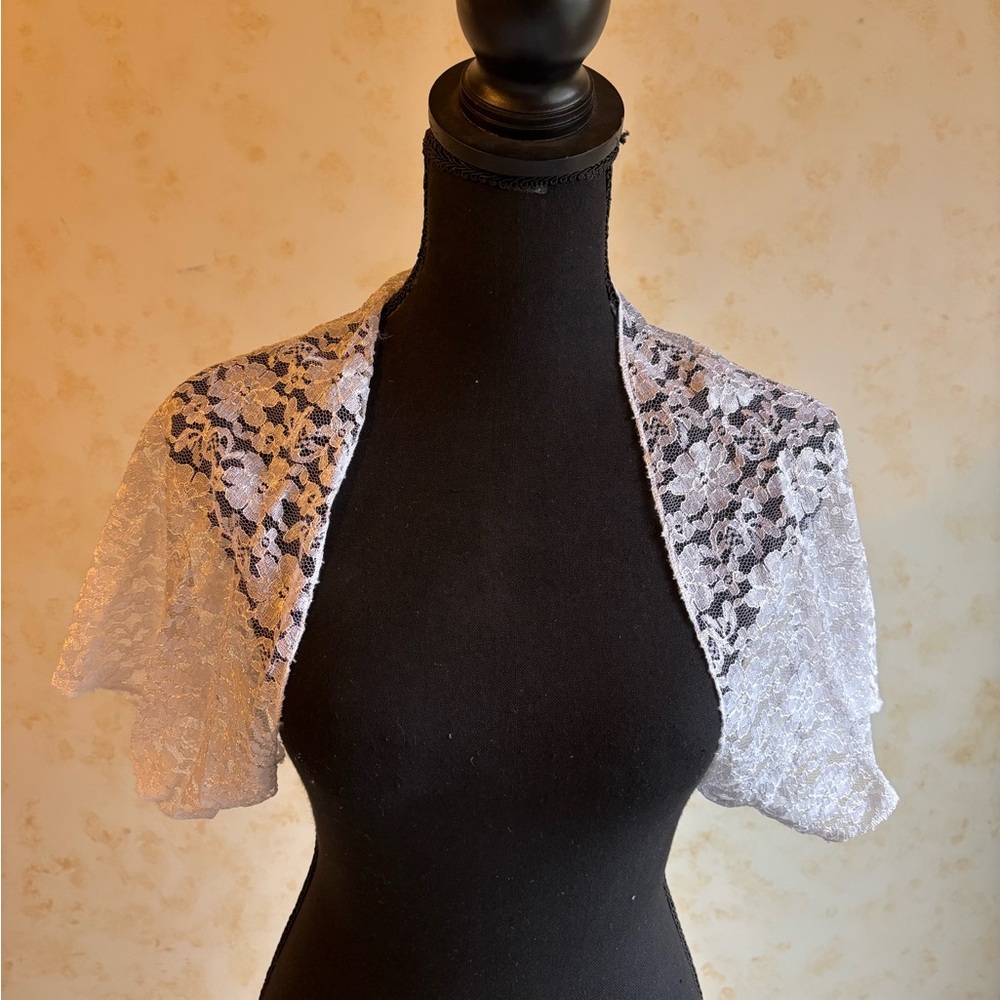 Elegant White Lace Bolero Shrug